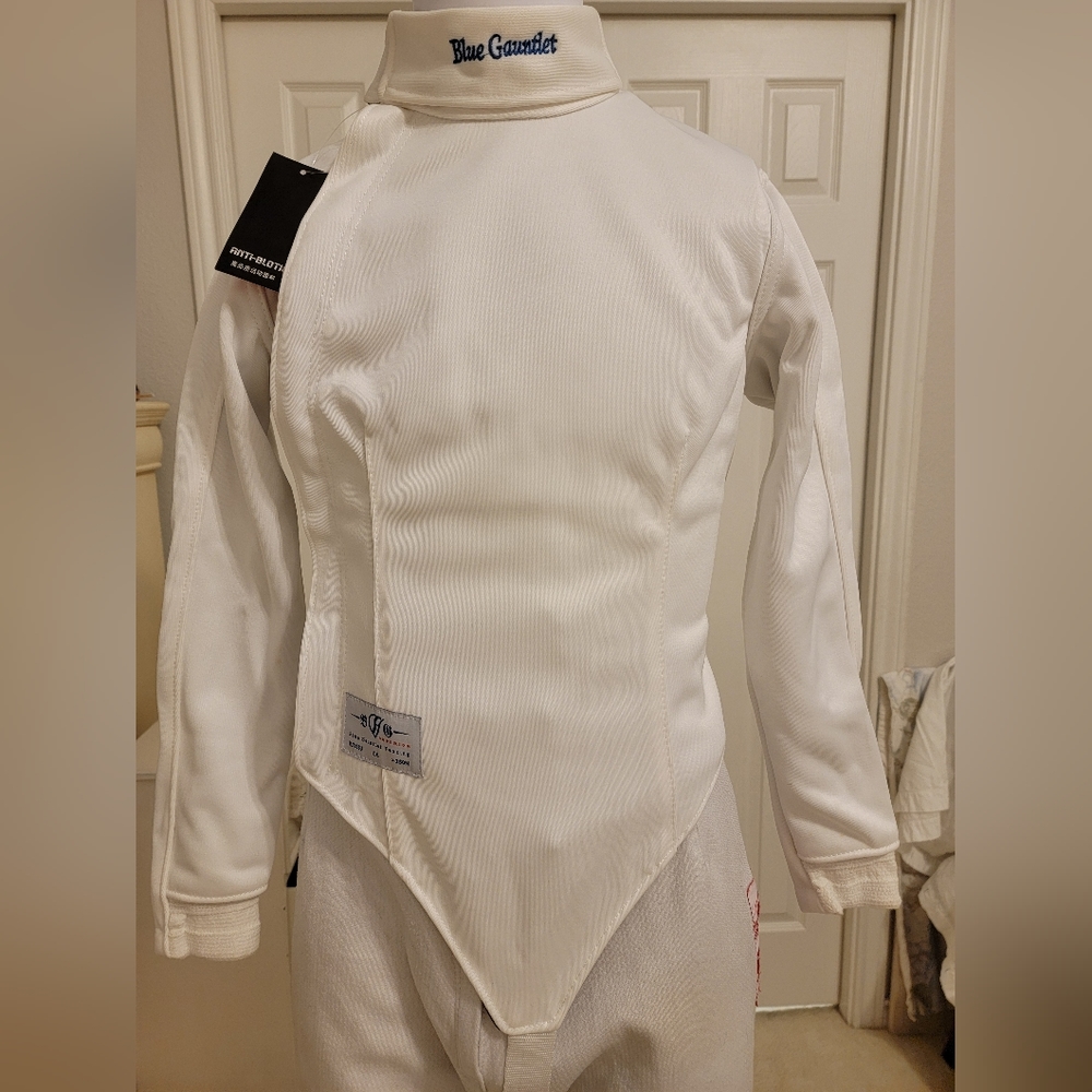 NWT Blue Gauntlet Women's Stretch LH Fencing Jacket, Women's 36, 350NW